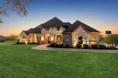 19275 Bailey Ln, Talty, TX 75126