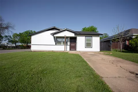 942 Tapley St, Grand Prairie, TX 75051