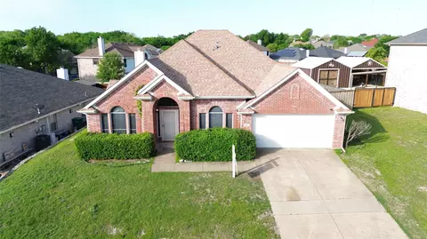 1066 Streamside Dr, Cedar Hill, TX 75104