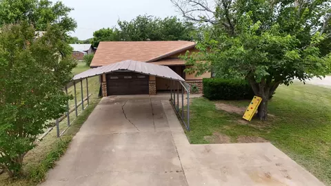 419 Travis St, Ranger, TX 76470