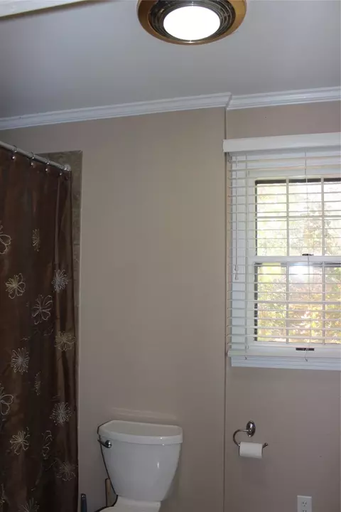 Bath - 1106 Rathbun St, Minden, LA 71055 photo 4 of 4