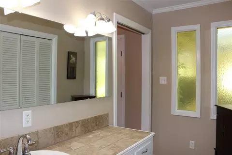 Bath - 1106 Rathbun St, Minden, LA 71055 photo 1 of 4