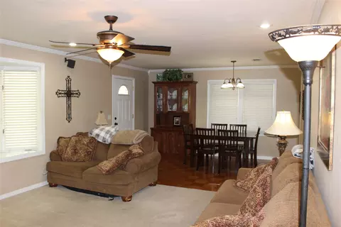 Living - 1106 Rathbun St, Minden, LA 71055 photo 1 of 3