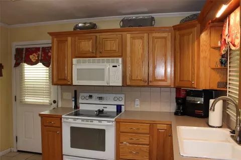 Kitchen - 1106 Rathbun St, Minden, LA 71055 photo 3 of 5