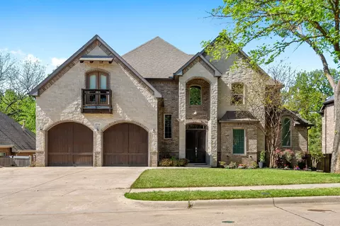 2715 White Oak Dr, Grapevine, TX 76051