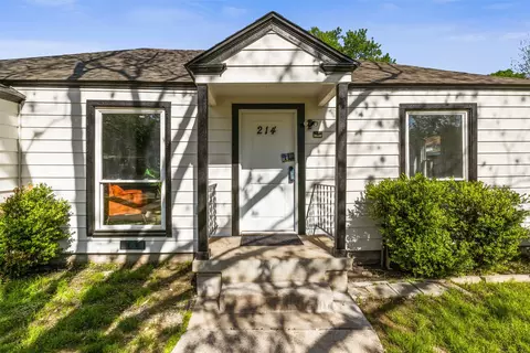 214 12th St, Grand Prairie, TX 75051