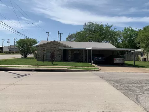 824 Opal St, Saginaw, TX 76179