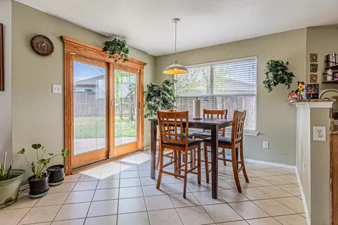 Entry Way - 7101 Kickapoo Dr, Fort Worth, TX 76179 photo 4 of 5
