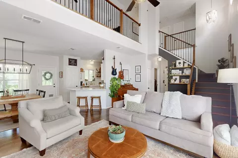 8701 Glen Hollow Dr, Fort Worth, TX 76179