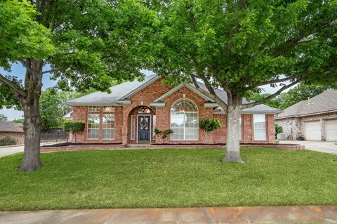 7531 Orange Valley Dr, North Richland Hills, TX 76182