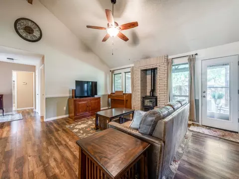 2161 Swallow Ln, Lewisville, TX 75077