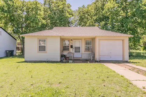 1008 Schieffer Ave, Fort Worth, TX 76110