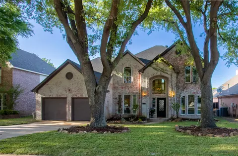 1914 Fair Field Dr, Grapevine, TX 76051