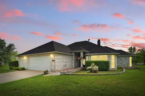 207 Willow Creek Ct, Mansfield, TX 76063