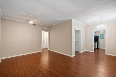 4434 Harlanwood Dr #220, Fort Worth, TX 76109
