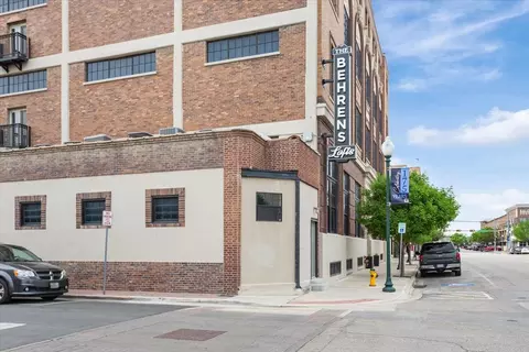 219 S 4th St #201, Waco, TX 76701