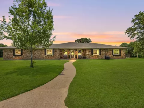 325 Beasley Rd, Combine, TX 75159