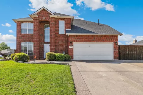 2800 Custer Dr, Corinth, TX 76210