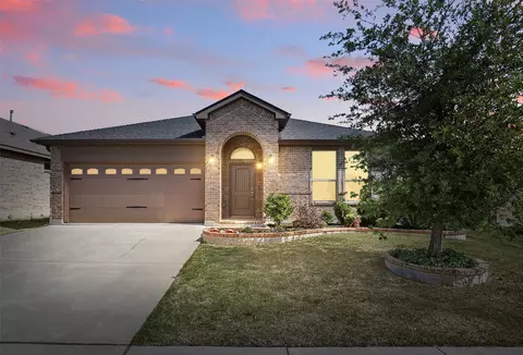1041 Madelia Ave, Fort Worth, TX 76177