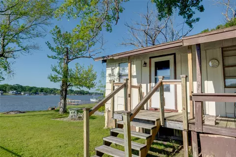103 Dolly Dr, Mabank, TX 75156