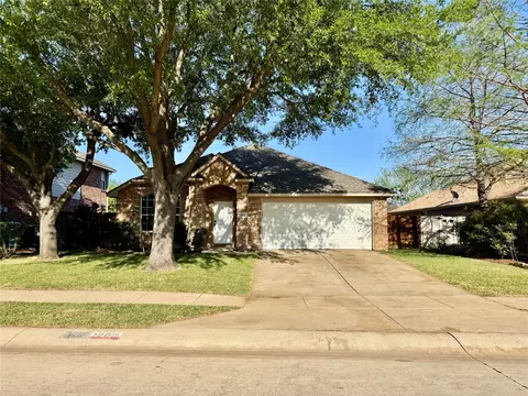1808 Collington Dr, Roanoke, TX 76262