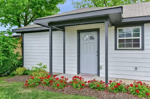 107 Houston St, Pottsboro, TX 75076