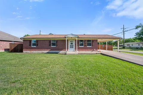 308 Barnes St, Fairfield, TX 75840