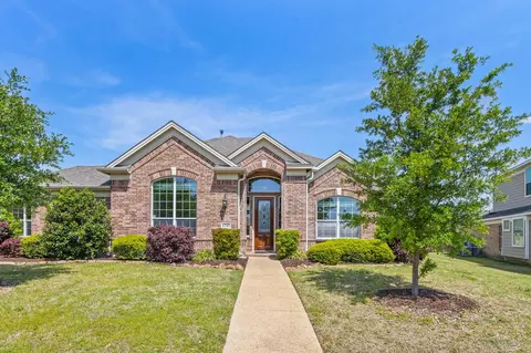 1718 Regents Park Ct, Garland, TX 75043
