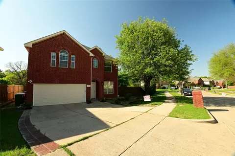 949 Green Pond Dr, Garland, TX 75040