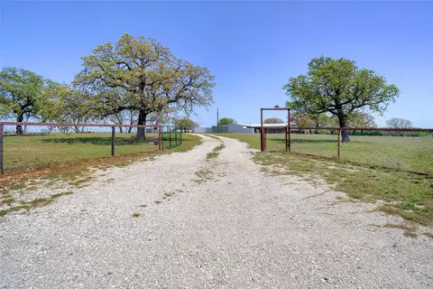 565 County Road 1346, Chico, TX 76431