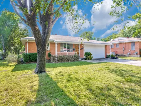 1308 Warden St, Benbrook, TX 76126