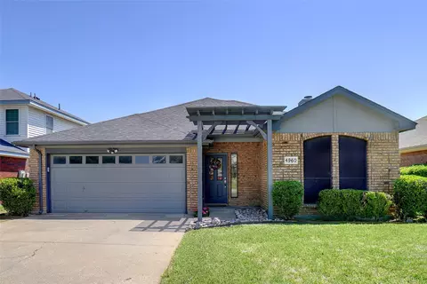 4960 Colonial Park Dr, Haltom City, TX 76117