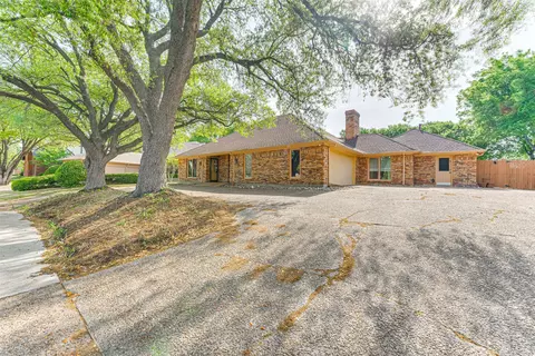 14518 Park Lake Ct, Farmers Branch, TX 75234