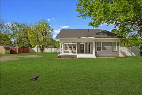 106 Poplar St, Waxahachie, TX 75165