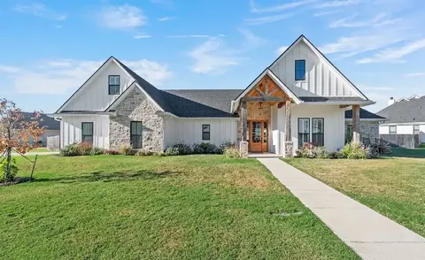 301 Wycliff Dr, China Spring, TX 76633