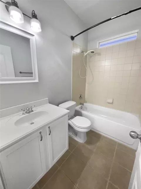Bath - 331 Marshall Way, Argyle, TX 76226 photo 2 of 3