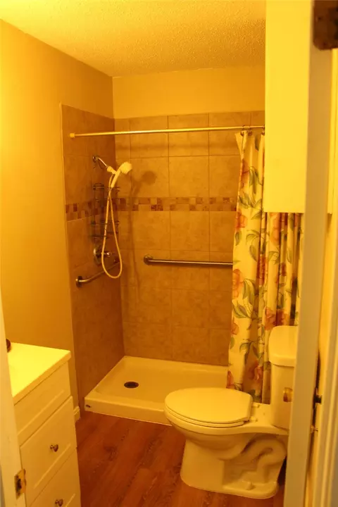 Bath - 611 E 8th St, Cisco, TX 76437 photo 2 of 3