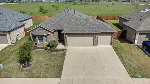 1822 Millbrae Rd, Cleburne, TX 76033