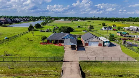 351 Pierce Rd, Red Oak, TX 75154