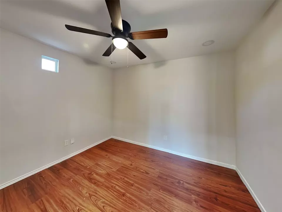 Bedroom - 1220 Shasta Ave, Dallas, TX 75211 photo 6 of 7