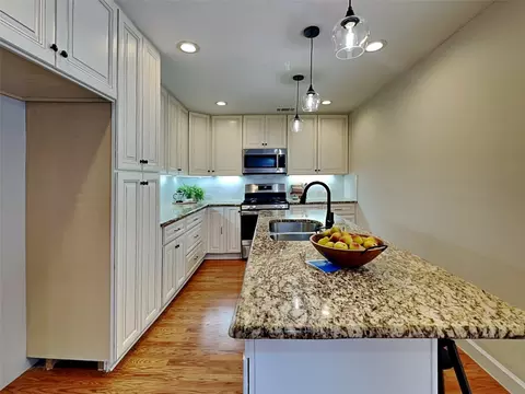 Kitchen - 1220 Shasta Ave, Dallas, TX 75211 photo 1 of 2