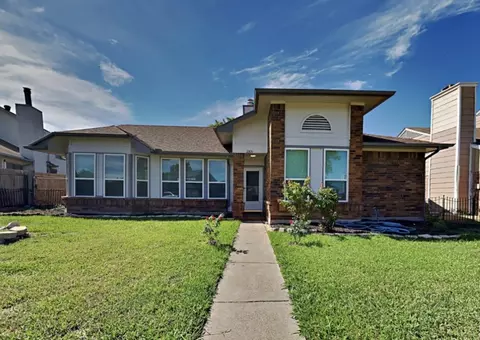2305 Woodhollow Ave, Mesquite, TX 75150