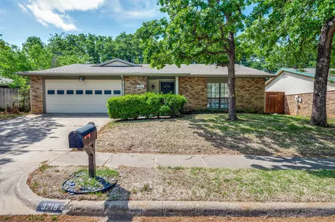 3716 Walnut Dr, Bedford, TX 76021