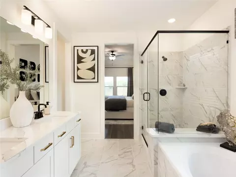 Bath - 2441 Flatiron Dr, Corinth, TX 76210 photo 1 of 1