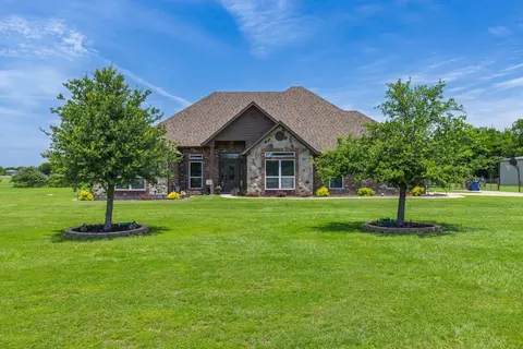 105 Holly Dr, Cooper, TX 75432