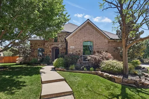 8991 Crockett Dr, Lantana, TX 76226