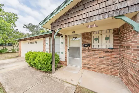212 Highland Ter S, Fort Worth, TX 76134