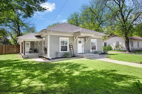 500 E Criner St, Grandview, TX 76050