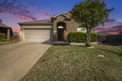 8237 Sleeping Doe Dr, Fort Worth, TX 76179
