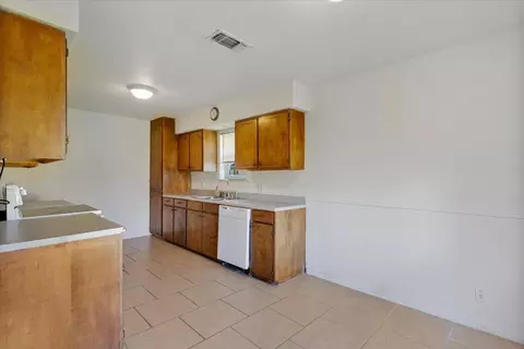 Kitchen - 909 E Fm 902, Howe, TX 75459 photo 1 of 3